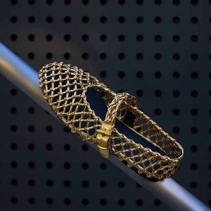 Sandali personalizzati con scarpe intrecciate con logo | Scarpe Mary Jane lavorate a maglia a mano con estetica architettonica del futurismo retrò - Product Image 1