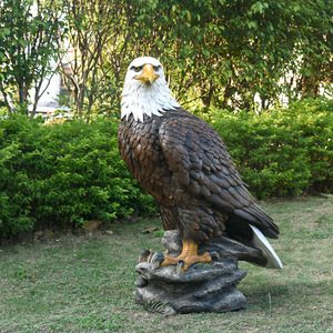 Estatua de águila grande para exteriores, escultura de decoración de jardín en estilo natural que simula animales salvajes de tamaño real, hecha de resina de fibra de vidrio - Product Image 4