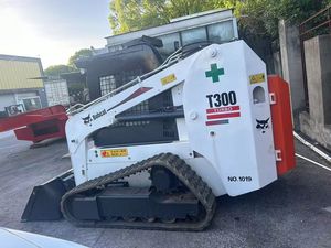 Cargadora Compacta de Orugas Bobcat T300 de 4.2 Toneladas con Motor Diésel Kubota V2403, Certificación CE y EPA - Product Image 1