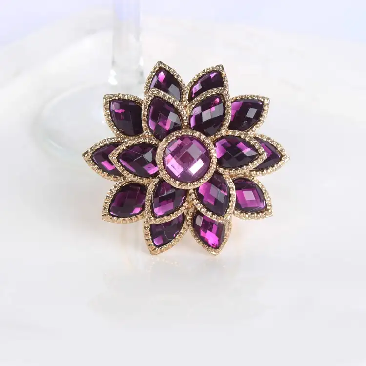 De Metal de oro de diamantes de imitación púrpura Flor de cristal de boda, mesa de comedor de anillos de servilleta
