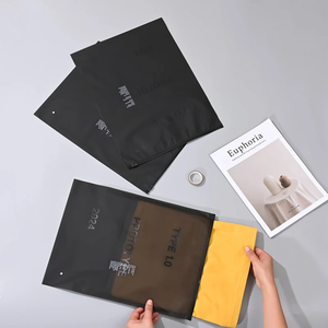 Chất lượng cao tùy chỉnh-thực hiện in logo T-Shirts nhựa dây kéo túi quần áo sang trọng bao bì túi với dây khóa kéo - Product Image 4