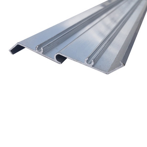 Perfil de aluminio Igin para persianas de 90 cm de ancho con gancho central para ventilación y protección solar - Product Image 4