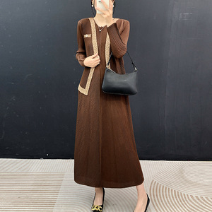 Traje Plisado PY Miyake, Otoño 2026, Nuevo Cárdigan Plisado + Falda con Chaleco, Conjunto de Dos Piezas, Holgado, Talla Grande, para Mujer - Product Image 1