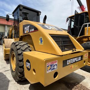 Bonnes condition - Compacteur routier d'occasion CAT CS683E - Matériel de construction Caterpillar d'occasion - Rouleau compresseur en stock - Product Image 4
