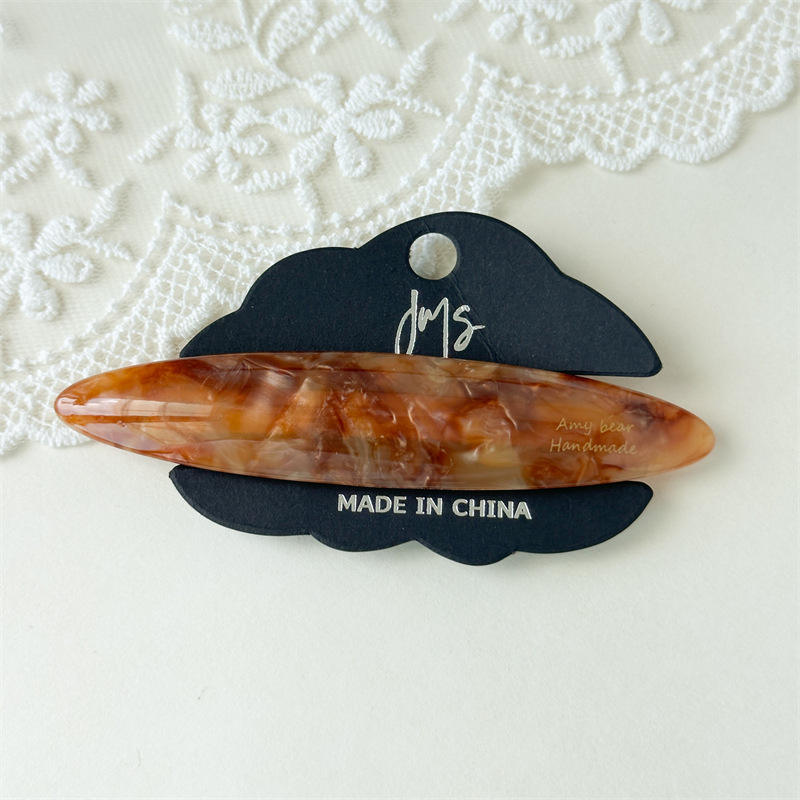 สีน้ำตาล