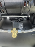 Mini compresseur d'air portable 220V AC sans huile avec moteur silencieux utilisé pour gonfler les pneus de voiture