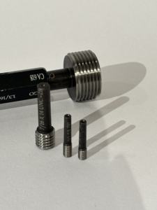 Calibrador de Roscas Unificado de Ingeniería de Precisión para una Verificación Precisa de Roscas, Ideal para Maquinistas, Ingenieros y Talleres - Product Image 4