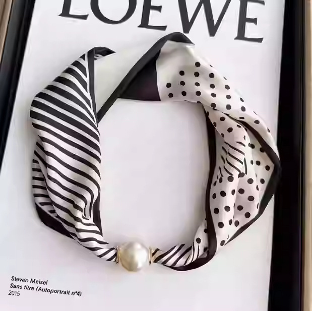 หัวเข็มขัดลูกปัดลายจุดคลื่น-ข้าวสีดำ