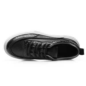 Chaussures décontractées confortables à lacets pour femmes, style marche, en cuir artificiel - Product Image 2