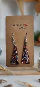 Boucles d'oreilles en résine artistique, faites à la main, légères, style idéal pour les tenues décontractées, les soirées et les accessoires uniques - Product Image 2