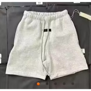 Venta al por Mayor de Shorts y Camisetas para Hombre Essenti SS22 en Color Avena Claro y Avena Oscuro, y Camiseta de Manga Corta Elástica - Product Image 3