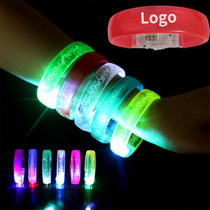 กำไลข้อมือ LED โลโก้แบบกำหนดเอง กำไลไฟ LED กระพริบสำหรับงานปาร์ตี้ กำไลไฟ LED หลากสี - Product Image 2