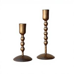 BOUGEOIR UNIQUE EN LAITON ANTIQUE FINITION EN FER FORGÉ À LA MAIN | ENSEMBLE DE 2 PORTE-BOUGEOIRS POUR LA DÉCORATION DE FÊTE À MANGER DE MARIAGE - Product Image 1