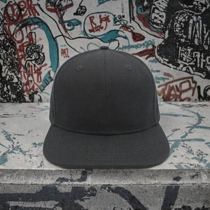 Gorra de Béisbol Negra Premium, Estructurada, con Visera Curva, Ajustable, Deportiva, Informal, Personalizable con Logotipo Bordado - Product Image 3