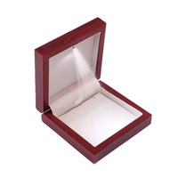 Boîte à bijoux en bois carrée haut de gamme avec éclairage LED, coffret cadeau de luxe, emballage en bois pour collier