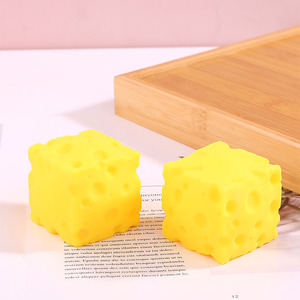 Juguete Antiestrés Unisex Cuadrado de Queso Blandito, el Más Vendido Transfronterizo, Bola de Imitación de Tofu de Rebote Lento - Product Image 1