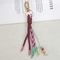 Cuerda trenzada hecha a mano con letras en inglés para colgar en mochilas, borlas decorativas para bolsos, cordón de cincha y llavero