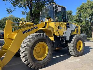 Cargadora de Ruedas Komatsu WA320 Usada y Confiable con Cucharón de 2.5m³ para Movimiento de Tierras y Carga de Materiales Pesados - Product Image 2