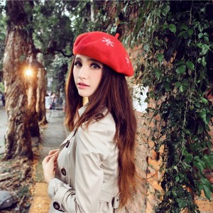 Boina Francesa con Bordado Personalizado de Copos de Nieve, Estilo Invernal, para Dibujantes y Artistas, Boina de Lana Vintage para Mujer - Product Image 2