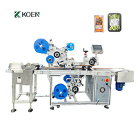 Machine d'étiquetage automatique double face supérieure et inférieure pour boîtes en carton, cartes, sacs en plastique, pochettes en papier, sachets, bocaux carrés et bouteilles