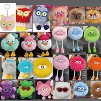Porte-clés tendance et mignon en métal léger avec pendentif boule pour animaux de compagnie, design anime et peluche aux longues jambes, idéal pour un anniversaire