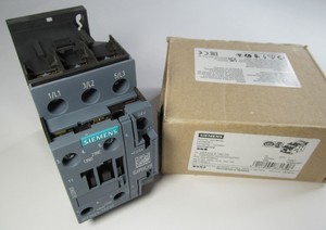 Contattore Siemens 3RT2023-1AC20 S0 9A 24VAC 1NO/1NC a vite, serie 3RT, nuovo e originale, garanzia 1 anno - Product Image 1