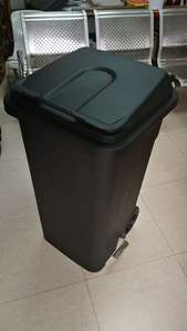 <span class=keywords><strong>Poubelle</strong></span> à pédale 120 litres en plastique PP recyclé pour <span class=keywords><strong>l</strong></span>'extérieur avec roues - Product Image 2