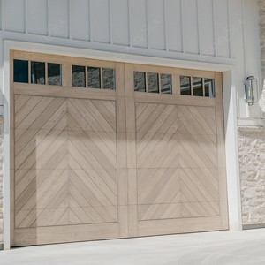 Puerta de Garaje Aislada de Estilo Moderno Personalizada, con Diseño de Chevron en Madera, Vidrio Dividido en la Parte Superior, Puerta Seccional Automática - Product Image 6