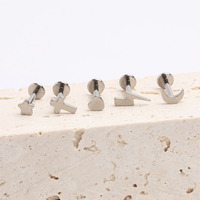 G23 ASTM F136 Bijoux de piercing corporel en titane Coeur rond Croix Lune Foudre Forme triangulaire Top