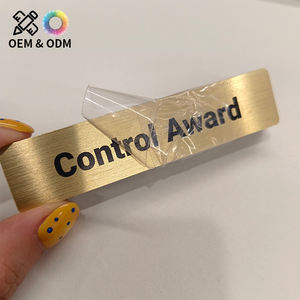 Targhetta Personalizzata con Logo Elegante in Acciaio Inox Placcato Oro, Badge Metallico Personalizzato - Product Image 2