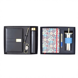 Ensemble de porte-clés en cuir personnalisé de qualité Liviya, cadeaux promotionnels, impression en relief, événements d'entreprise, Saint-Valentin - Product Image 1