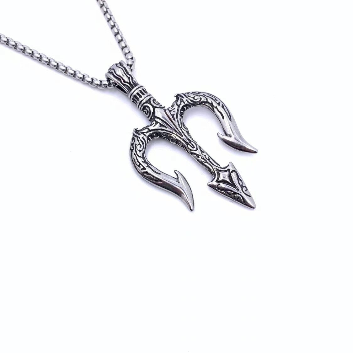 Pendentif style A (chaîne non incluse)