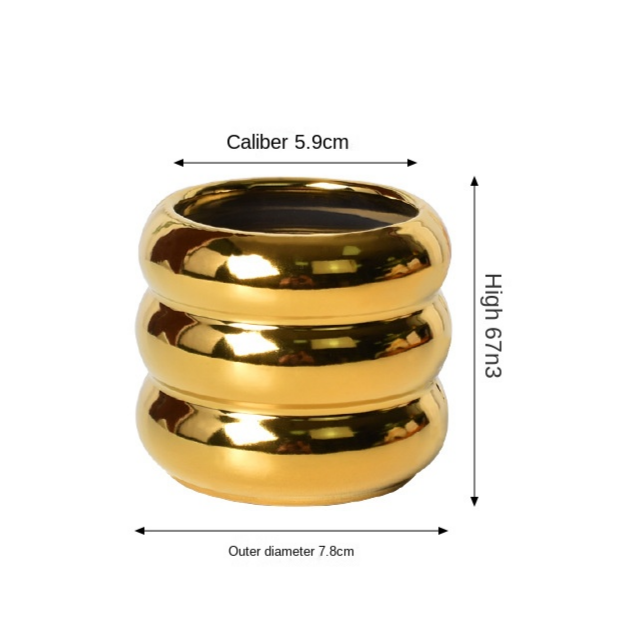 Petit bassin à pneus plaqué or