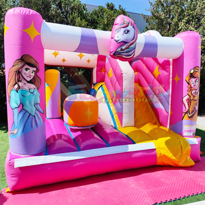 Château gonflable rose pour enfants, avec toboggan et zone de saut, pour usage commercial - Product Image 2