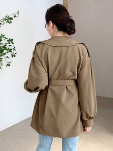 Veste élégante sur mesure OEM ODM pour femme, collection automne-<span class=keywords><strong>hiver</strong></span>, <span class=keywords><strong>manteau</strong></span> trench uni tissé pour le bureau, décontracté et quotidien - Product Image 6