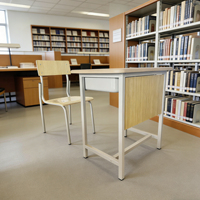 Table et chaise ergonomiques personnalisées pour un seul élève, tables en bois pour les salles de classe, bureau et chaise modernes pour les élèves, métal