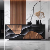 Buffet moderne de luxe avec base en acier carbone, armoire de rangement en contreplaqué à grain de bois pour meubles de salle à manger