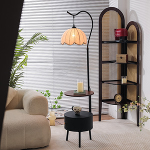 Lampe sur pied médiévale, chambre à coucher, table basse moderne et simple, salon, côté lit, rangement de chevet, armoire coulissante - Product Image 1