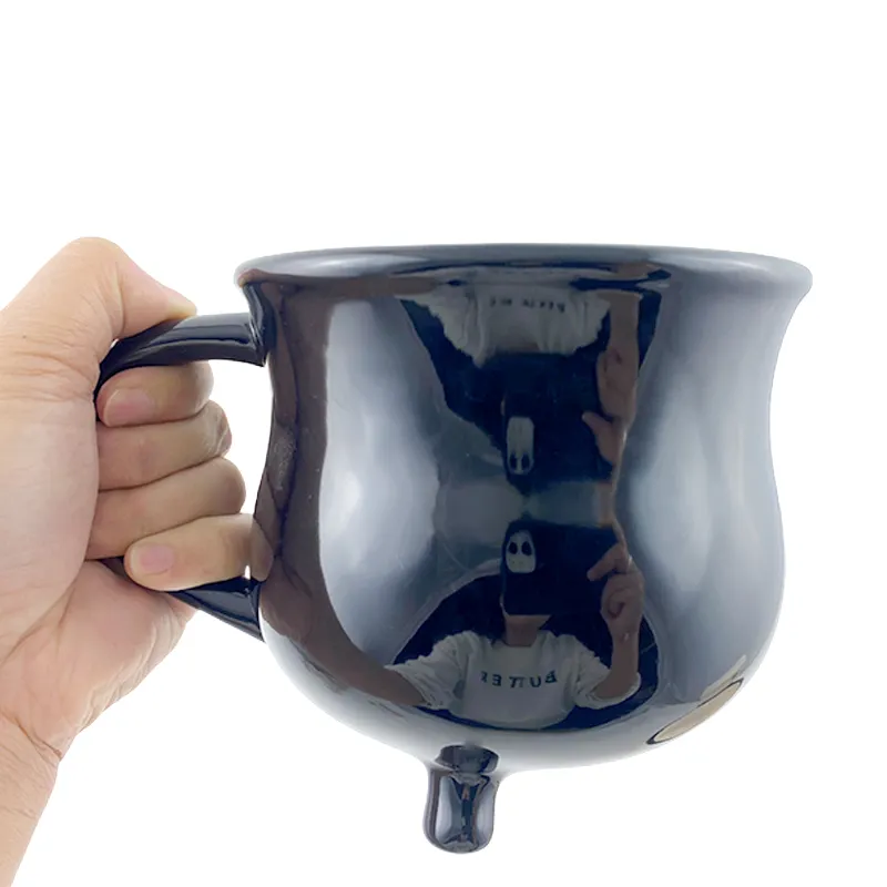 Toptan OEM/ODM özel siyah mat cadılar bayramı cadılar demlemek logo ile 3D seramik bira kazan kahve kupa