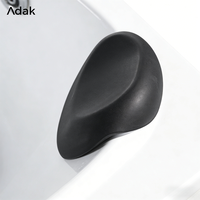 Baignoire triangulaire autoportante en acrylique avec massage par air et bain à remous, design moderne blanc pour usage intérieur