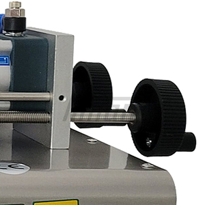 Máquina Llenadora de Líquidos Semiautomática de 2 Cabezales para Botellas/Viales/Frascos de Vidrio, Bebidas, Leche, Precisión del 1%, Neumática, Horizontal - Product Image 2