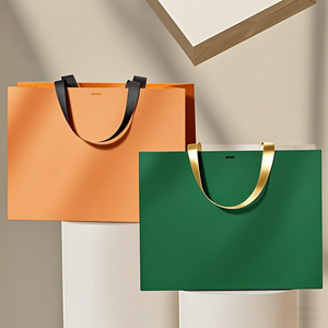 Biểu Tượng Tùy Chỉnh Dập Nổi In Quần Áo Các Tông Bán Lẻ Giấy Mua Sắm Túi Quà Tặng Sang Trọng Bao Bì Túi Giấy Với Xử Lý Dây - Product Image 1