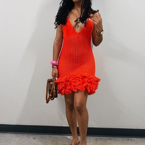 เดรสแฟชั่นฤดูร้อนสำหรับผู้หญิงแบบเซ็กซี่ สายเดี่ยว เปิดหลัง คอวี ตัดต่ำ เอวสูง ลายดอกไม้ - Product Image 4