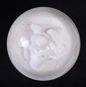 Low Price 100MM Father's Love <b>Snow</b> <b>Globe</b> for Baby Kids Customized Color 3D Resin Hand-painted Handicraft Rotating <b>Music</b> Decor - Product Image 3