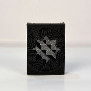 Caja de Cartas de Juego Personalizable Ecológica Negra Mate, Diseño Geométrico de Estrella, Esquinas Cuadradas, Embalaje de Papel Resistente para Juegos - Product Image 2