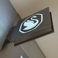 Boîte lumineuse murale extérieure en acrylique personnalisée DakeSign, éclairage LED haute luminosité, durable, étanche IP65, panneau couleur personnalisé