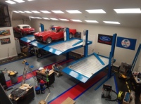 Ascenseurs automobiles 2.3T/2.7T/3.2T Ascenseur de garage de voiture Parking automatique Ascenseur de voiture à 2 poteaux Double colonne Ascenseur de voiture pour garages à domicile