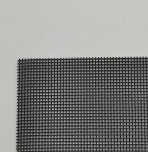 Rollo de malla de pantalla de ventana costada negra de acero inoxidable SS 316 - Product Image 1