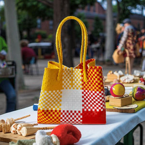 Sembagi Sacs à main de style ethnique orange de qualité supérieure pour femmes Tissage en plastique recyclé écologique unique Vente en gros directe pour adultes - Product Image 2