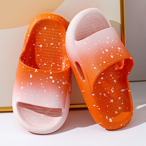 Nieuwe stijl gradientkleurige lichtgewicht zachte kinderslippertjes binnen- en buitenshuis antislip strandsandalen - Product Image 5